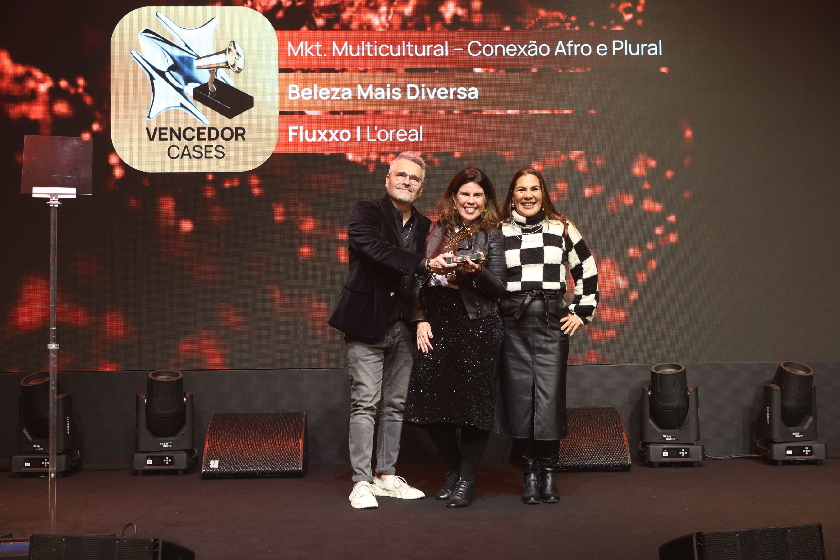 Fluxxo conquista seu troféu junto com a Loreal