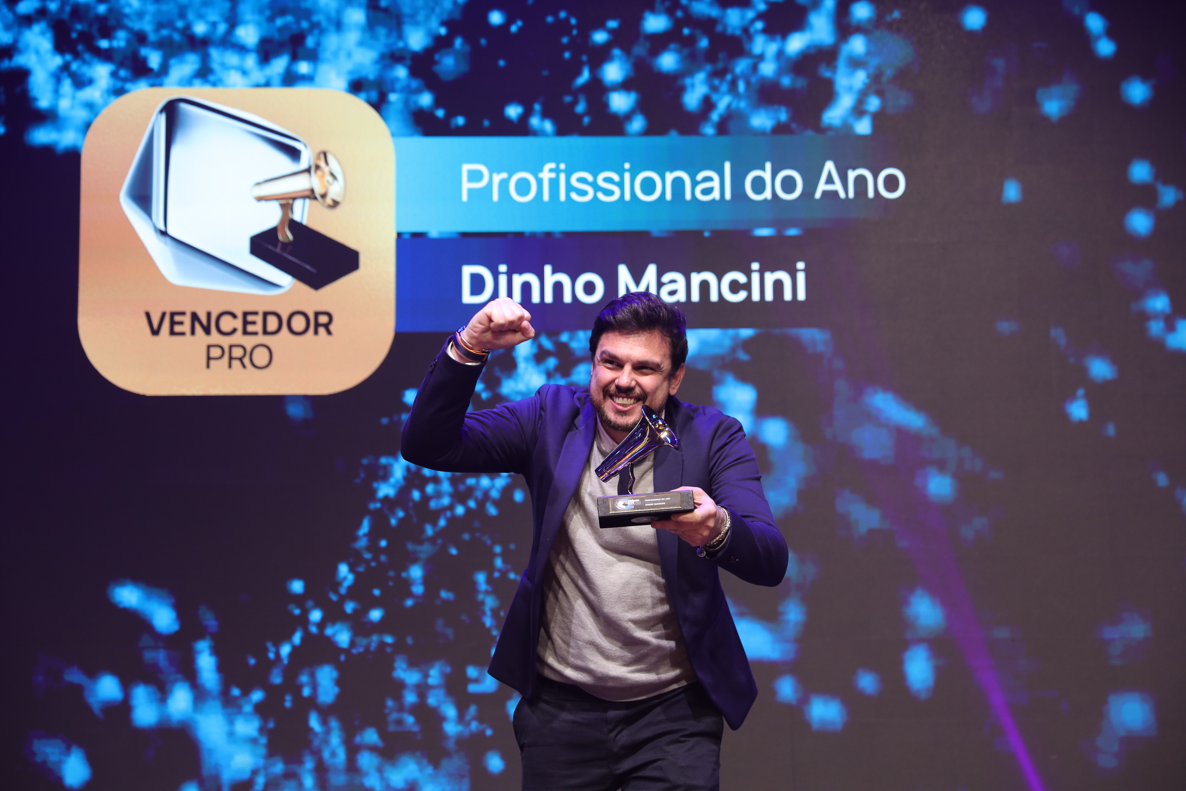 Dinho Mancine é o Profissional do Ano no Prêmio Live 2025